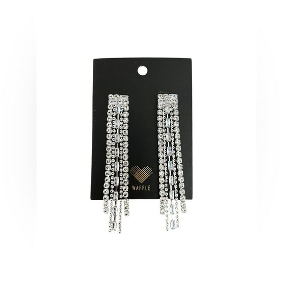 Elegant Dangling Earrings - Picture 1 of 6